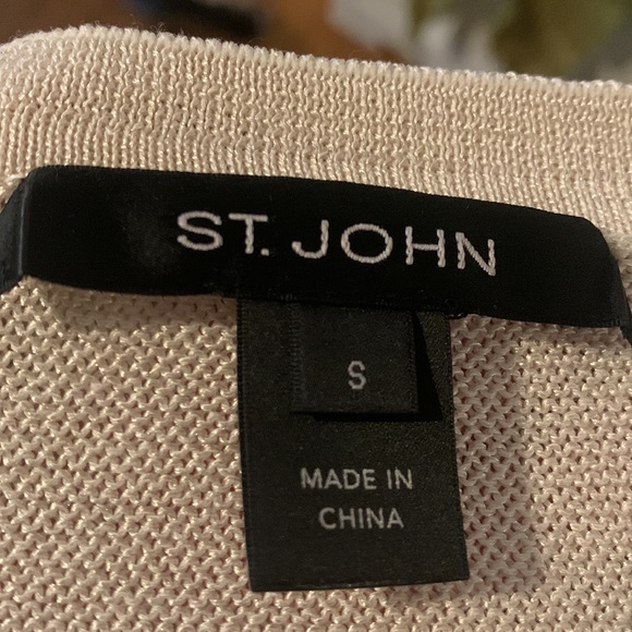 St. John Lightweight sweater Size Small - Picture 3 of 4